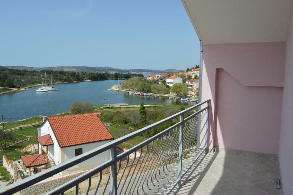 Apartmani Slavica Sibenik Ngoại thất bức ảnh